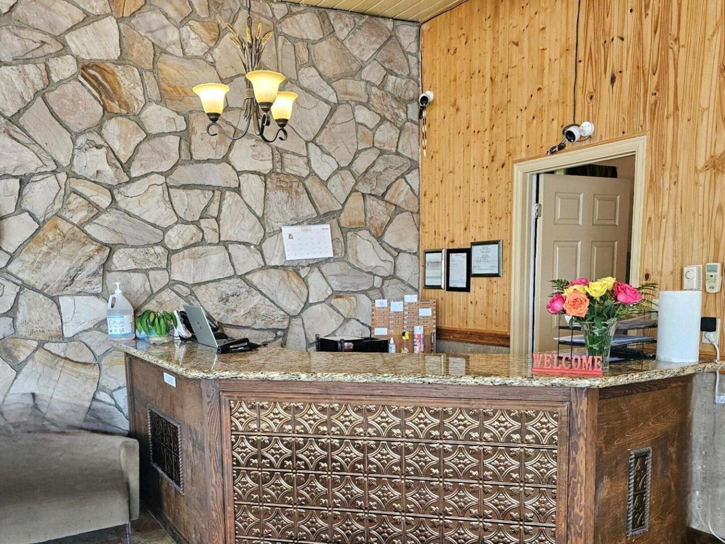 Shelton Inn Ngoại thất bức ảnh