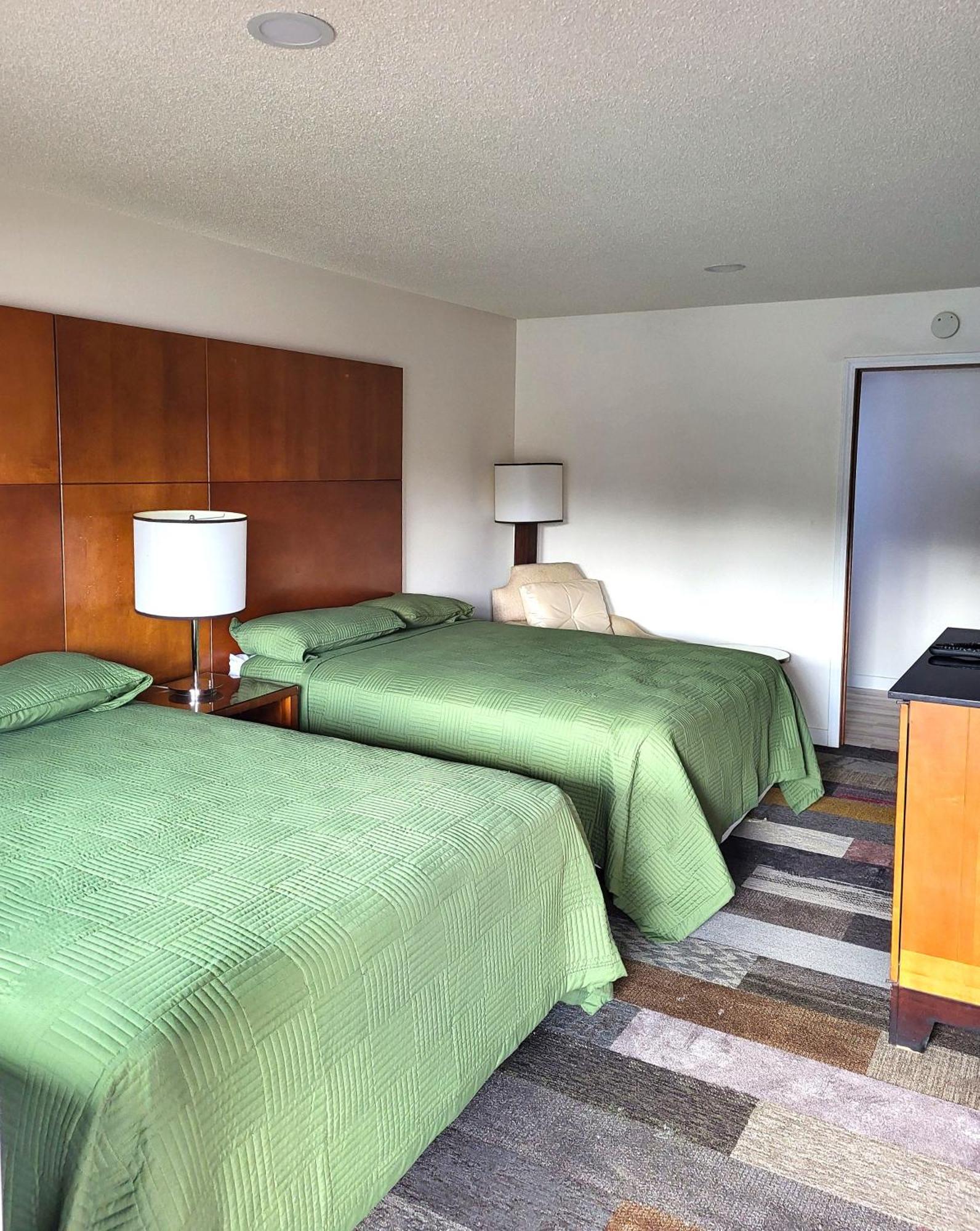 Shelton Inn Ngoại thất bức ảnh