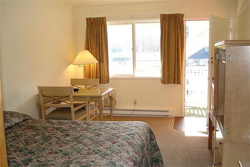Shelton Inn Ngoại thất bức ảnh
