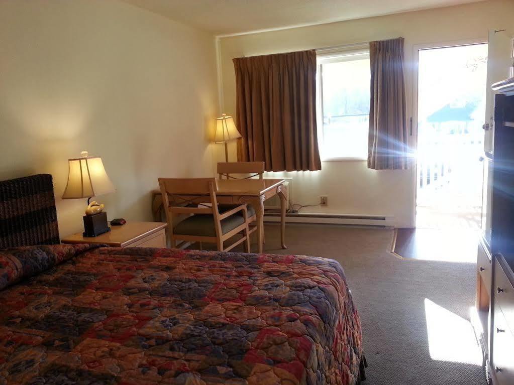 Shelton Inn Ngoại thất bức ảnh
